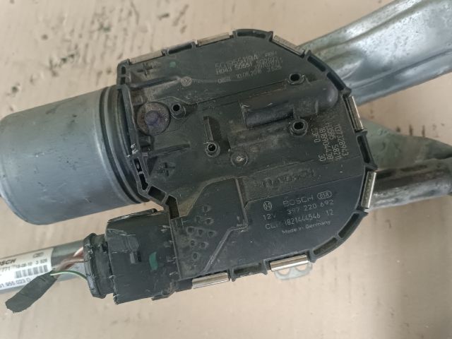 bontott VW GOLF VII Első Ablaktörlő Szerkezet Motorral