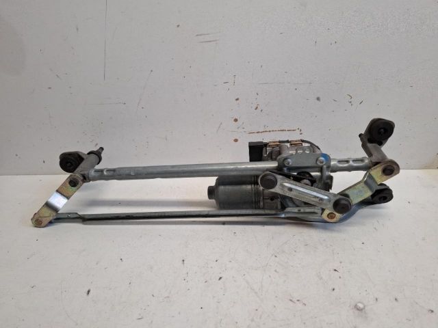 bontott VW GOLF VII Első Ablaktörlő Szerkezet Motorral