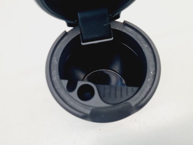 bontott VW GOLF VII Első Hamutartó