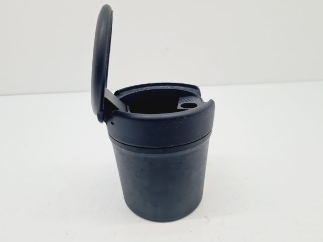 bontott VW GOLF VII Első Hamutartó