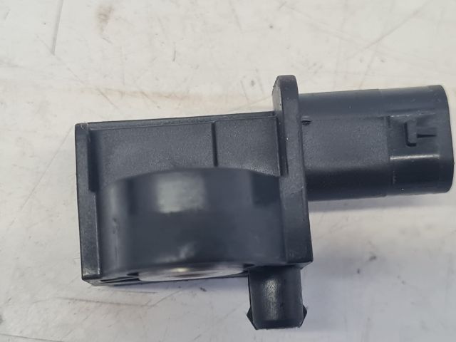 bontott VW GOLF VII Első Középső Ütközés Érzékelő (Homlokfalon)