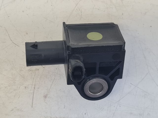 bontott VW GOLF VII Első Középső Ütközés Érzékelő (Homlokfalon)