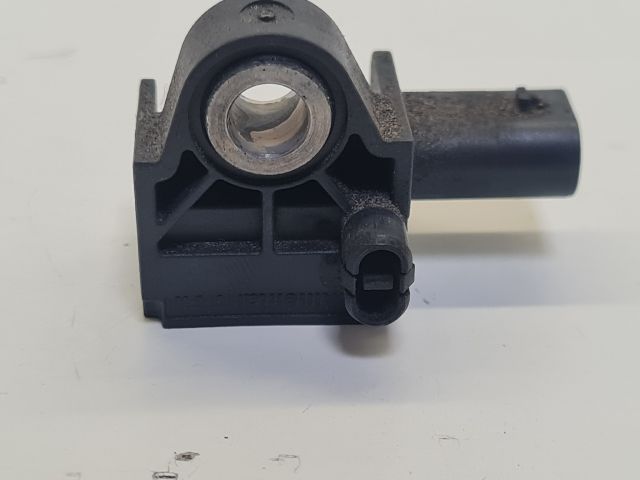 bontott VW GOLF VII Első Középső Ütközés Érzékelő (Homlokfalon)