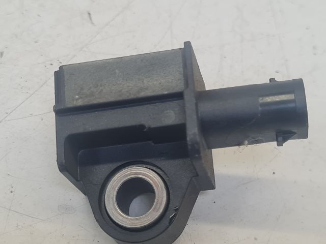 bontott VW GOLF VII Első Középső Ütközés Érzékelő (Homlokfalon)