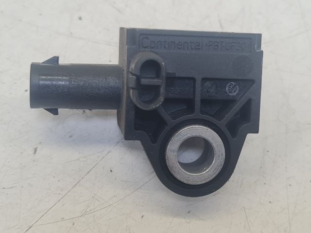 bontott VW GOLF VII Első Középső Ütközés Érzékelő (Homlokfalon)