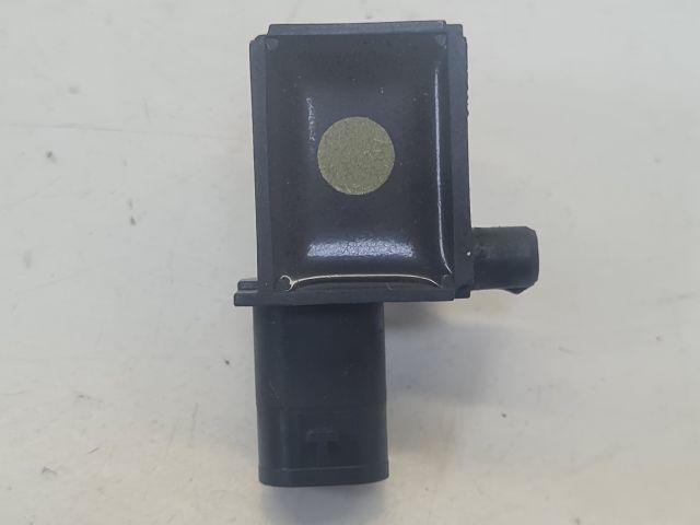 bontott VW GOLF VII Első Középső Ütközés Érzékelő (Homlokfalon)