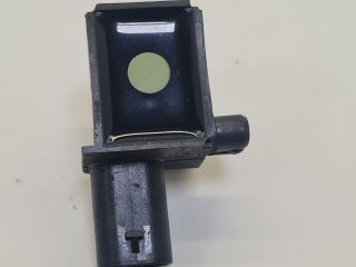 bontott VW GOLF VII Első Középső Ütközés Érzékelő (Homlokfalon)