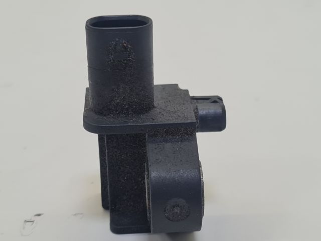 bontott VW GOLF VII Első Középső Ütközés Érzékelő (Homlokfalon)