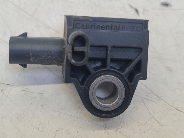 bontott VW GOLF VII Első Középső Ütközés Érzékelő (Homlokfalon)