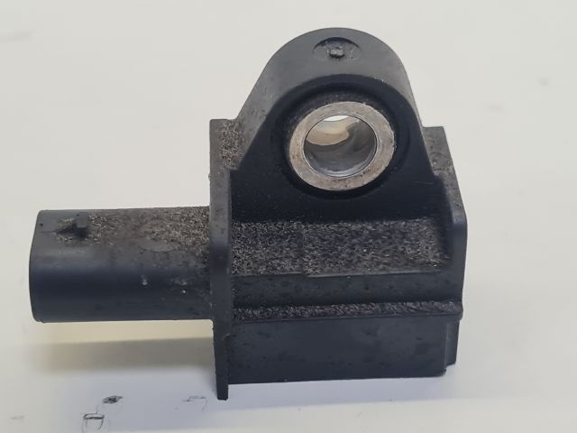 bontott VW GOLF VII Első Középső Ütközés Érzékelő (Homlokfalon)