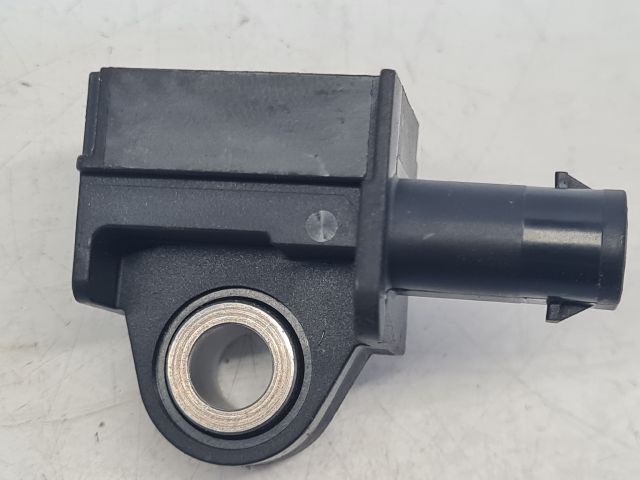 bontott VW GOLF VII Első Középső Ütközés Érzékelő (Homlokfalon)