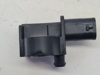 bontott VW GOLF VII Első Középső Ütközés Érzékelő (Homlokfalon)