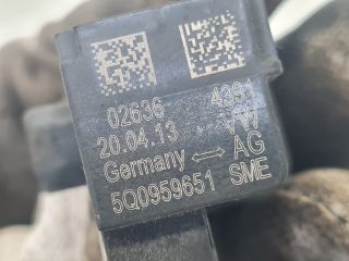 bontott VW GOLF VII Első Középső Ütközés Érzékelő (Homlokfalon)