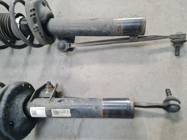 bontott VW GOLF VII Első Lengéscsillapító (Pozíciófüggetlen)