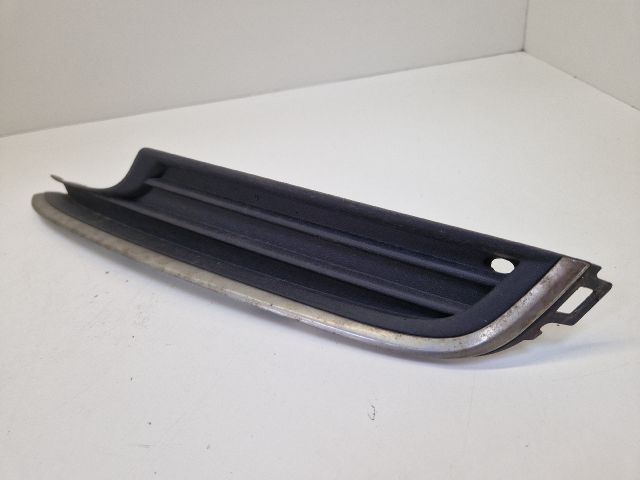 bontott VW GOLF VII Első Lökhárító Bal Díszrács