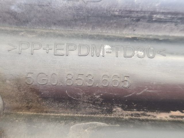 bontott VW GOLF VII Első Lökhárító Bal Díszrács