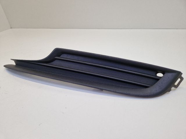 bontott VW GOLF VII Első Lökhárító Bal Díszrács