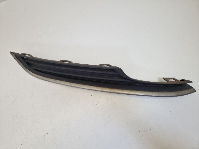 bontott VW GOLF VII Első Lökhárító Jobb Díszrács