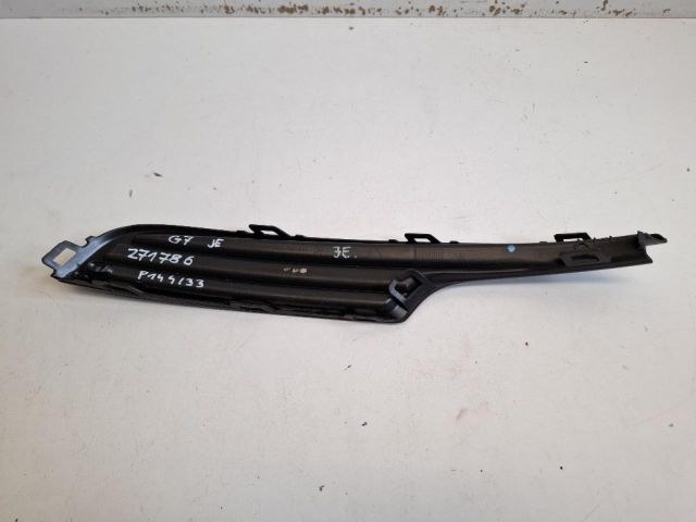 bontott VW GOLF VII Első Lökhárító Jobb Díszrács