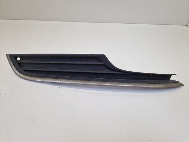 bontott VW GOLF VII Első Lökhárító Jobb Díszrács