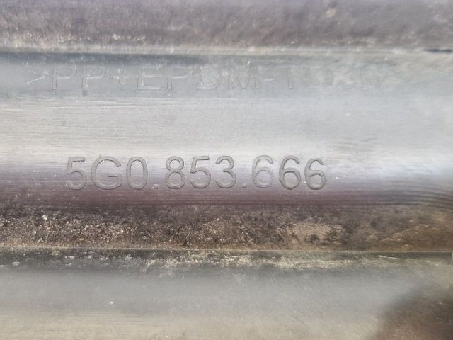 bontott VW GOLF VII Első Lökhárító Jobb Díszrács