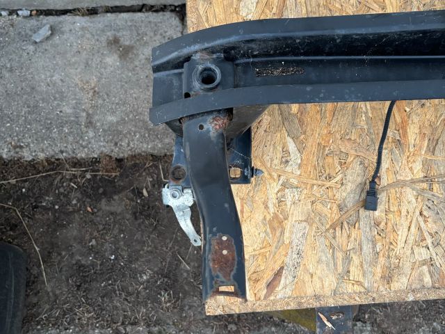 bontott VW GOLF VII Első Lökhárító Merevítő (Fém)