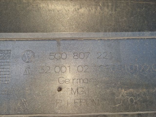 bontott VW GOLF VII Első Lökhárító (Részeivel)