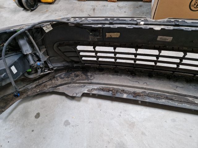 bontott VW GOLF VII Első Lökhárító (Részeivel)