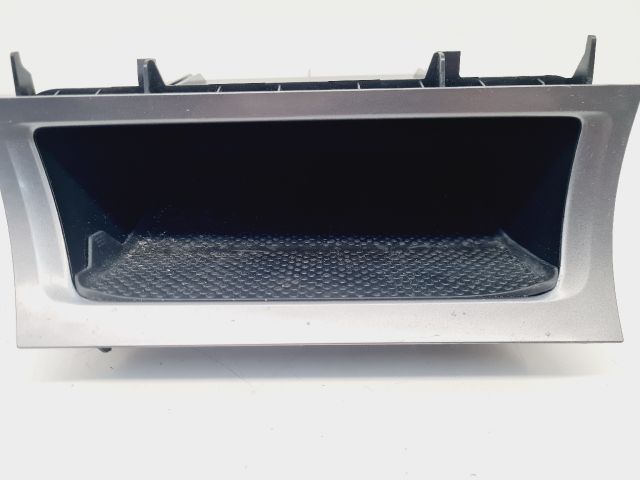 bontott VW GOLF VII Első Tároló Rekesz