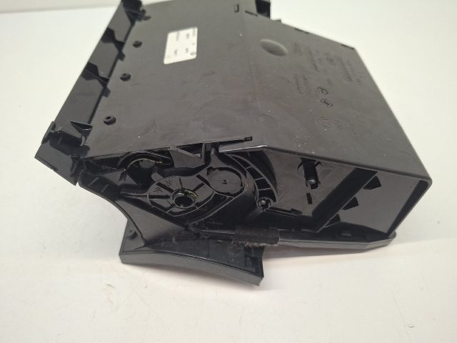 bontott VW GOLF VII Első Tároló Rekesz