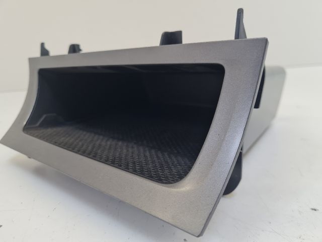 bontott VW GOLF VII Első Tároló Rekesz