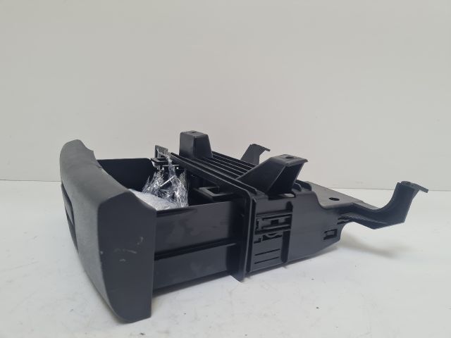 bontott VW GOLF VII Első Tároló Rekesz