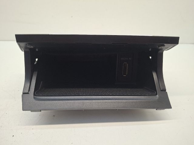 bontott VW GOLF VII Első Tároló Rekesz