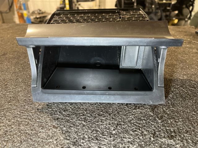 bontott VW GOLF VII Első Tároló Rekesz