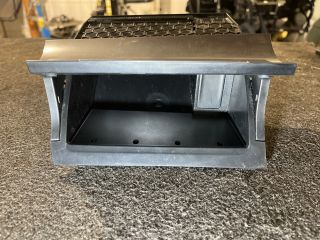 bontott VW GOLF VII Első Tároló Rekesz