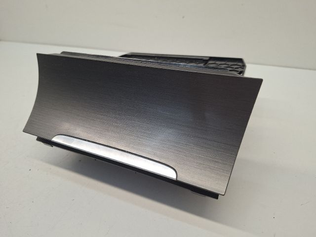 bontott VW GOLF VII Első Tároló Rekesz