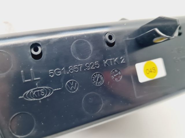 bontott VW GOLF VII Első Tároló Rekesz