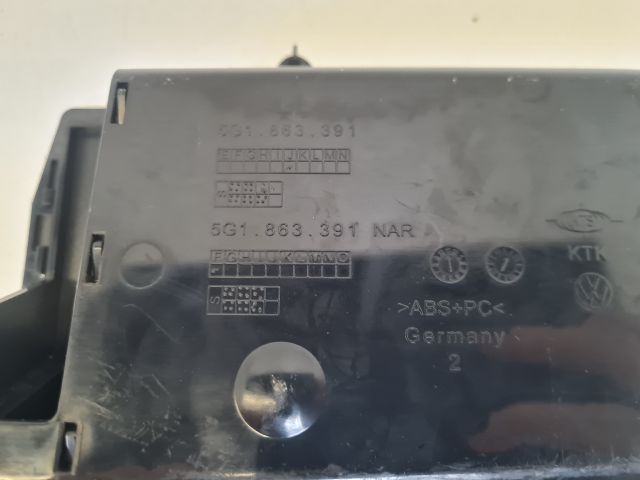 bontott VW GOLF VII Első Tároló Rekesz