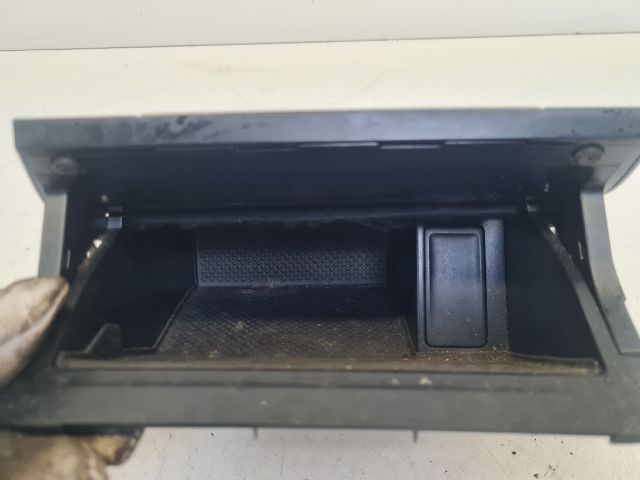 bontott VW GOLF VII Első Tároló Rekesz