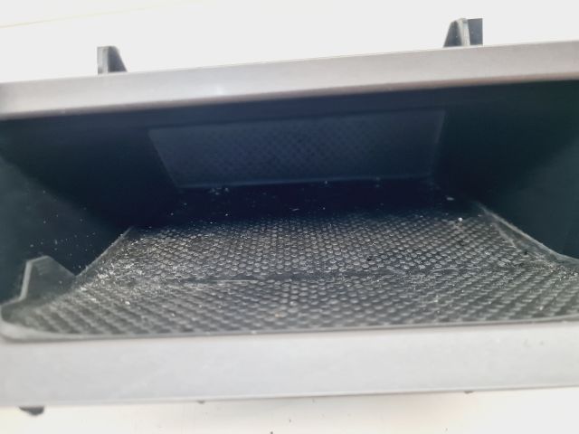 bontott VW GOLF VII Első Tároló Rekesz