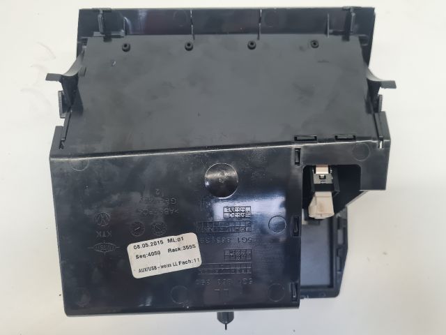 bontott VW GOLF VII Első Tároló Rekesz