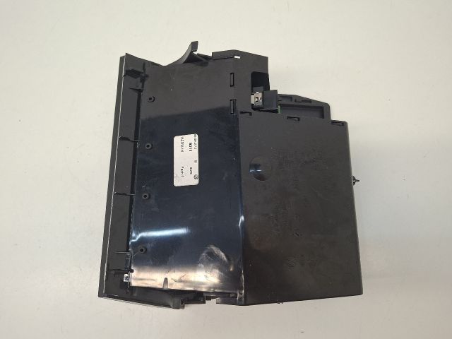 bontott VW GOLF VII Első Tároló Rekesz