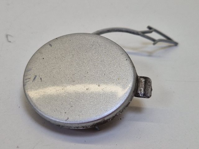 bontott VW GOLF VII Első Vonószem Burkolat