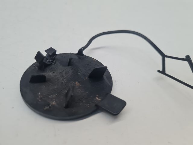 bontott VW GOLF VII Első Vonószem Burkolat