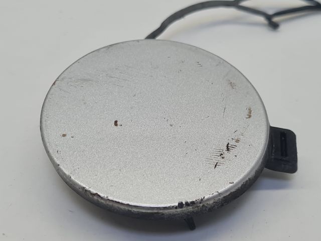 bontott VW GOLF VII Első Vonószem Burkolat