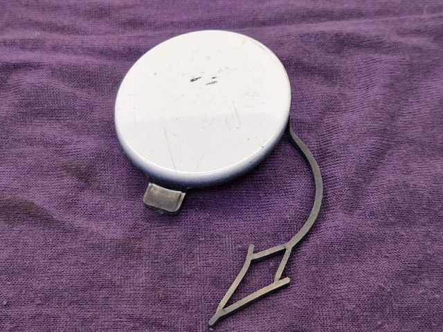 bontott VW GOLF VII Első Vonószem Burkolat