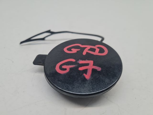 bontott VW GOLF VII Első Vonószem Burkolat