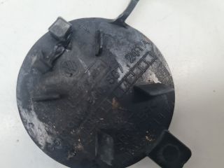 bontott VW GOLF VII Első Vonószem Burkolat