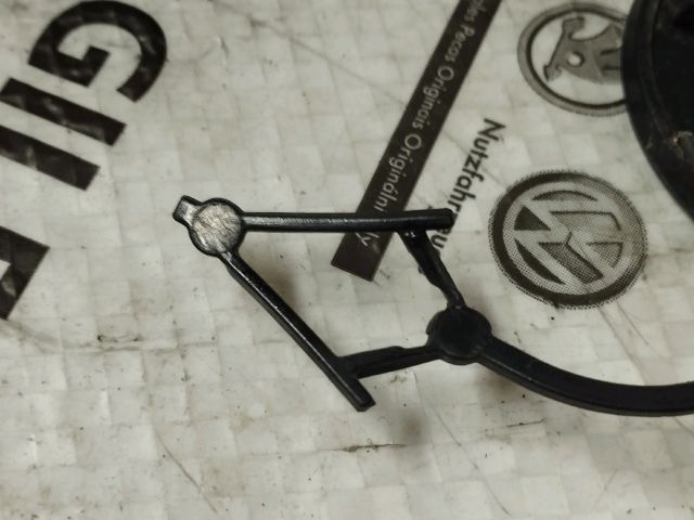 bontott VW GOLF VII Első Vonószem Burkolat