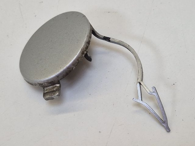 bontott VW GOLF VII Első Vonószem Burkolat